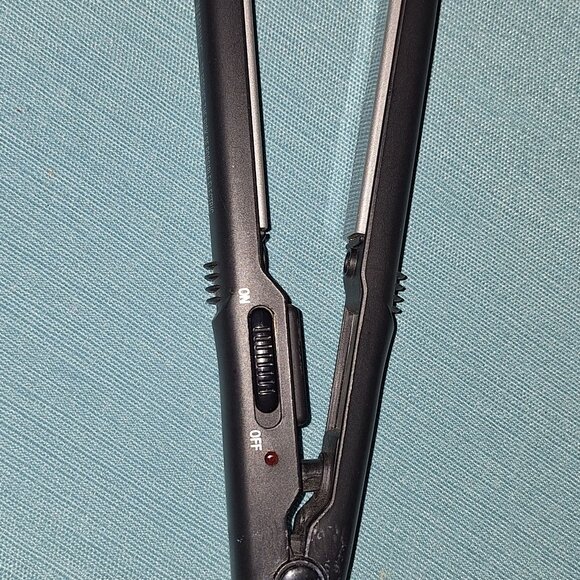 Conair Mini Pro Flat Iron - Picture 2 of 5
